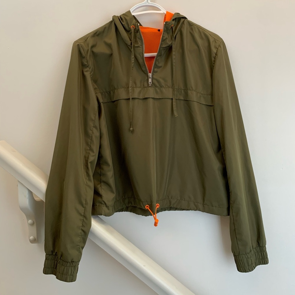 Pull-over Track Windbreaker